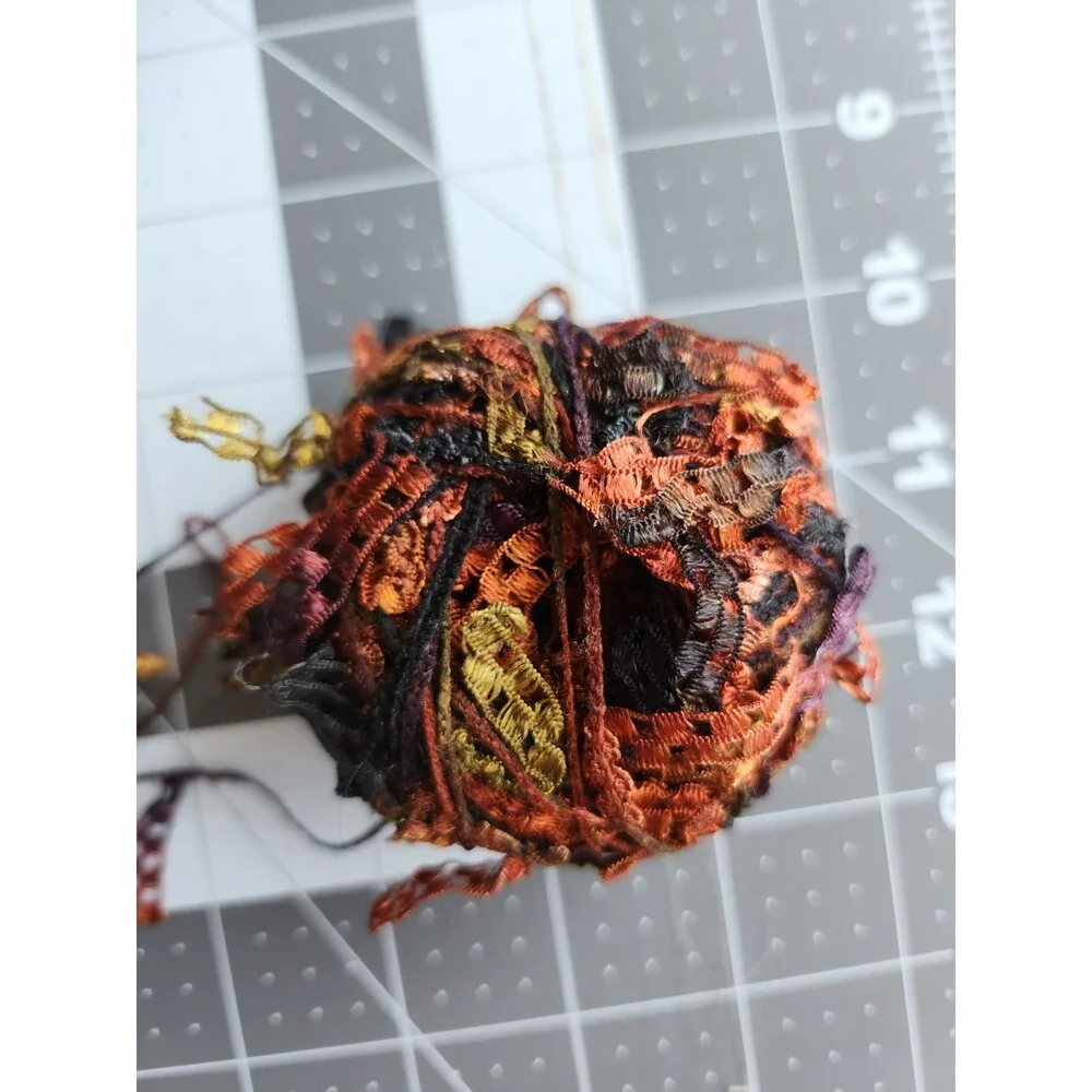 4 New Skeins of Various Yarns Made in Italy B47